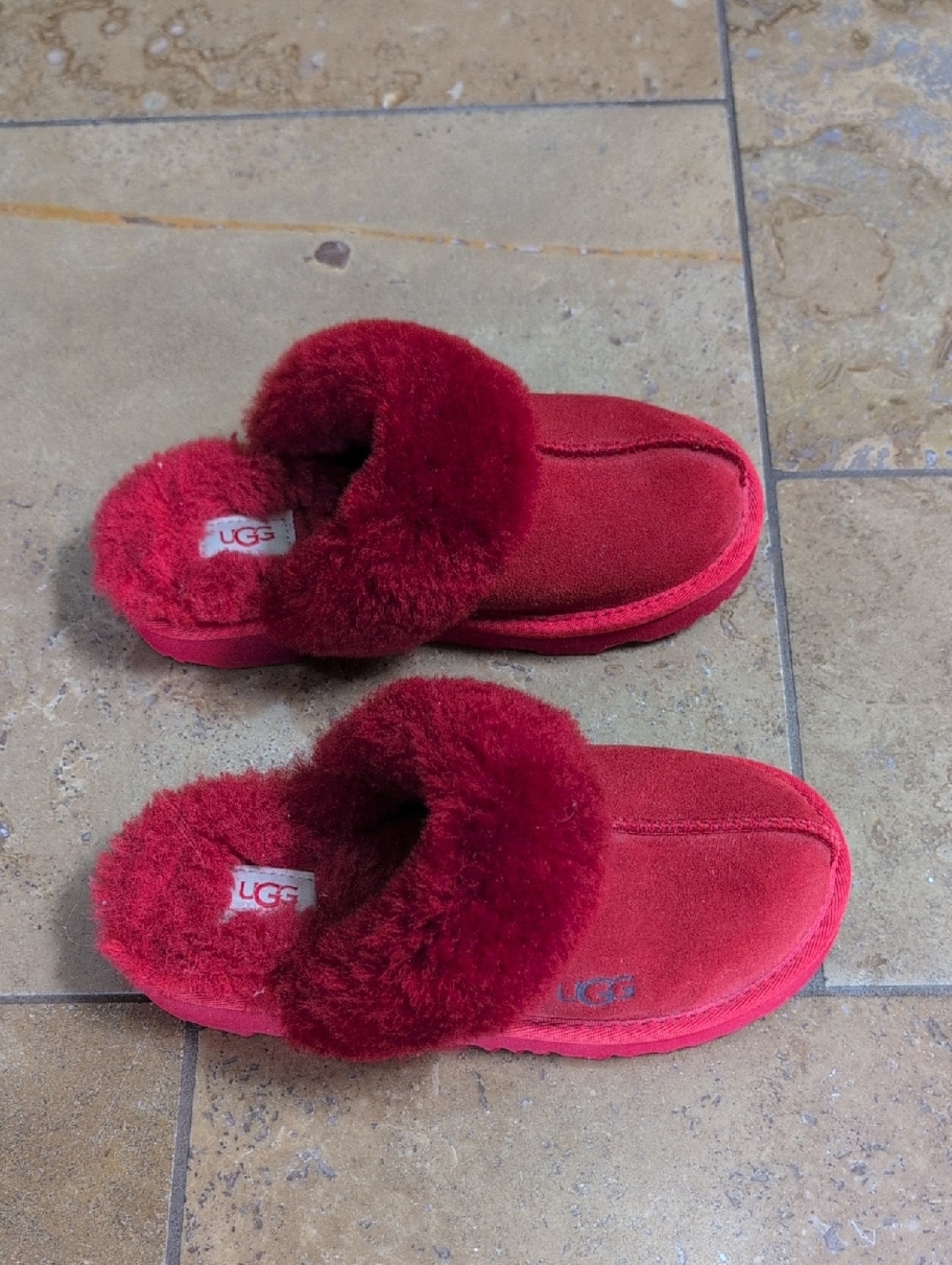 Ugg girl's slippers. Red. Size US 1. - Picture 4 of 6